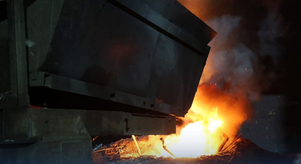 تفريغ معدن منصهر